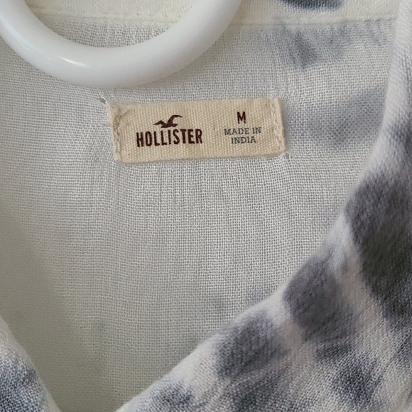 2/16$ Hollister Blouses - Picture 4 of 4